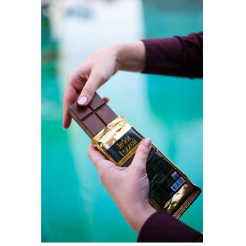 Dubai Lezzeti Antep Fıstıklı Dolgulu Kadayıflı Sütlü Çikolata 140 Gr